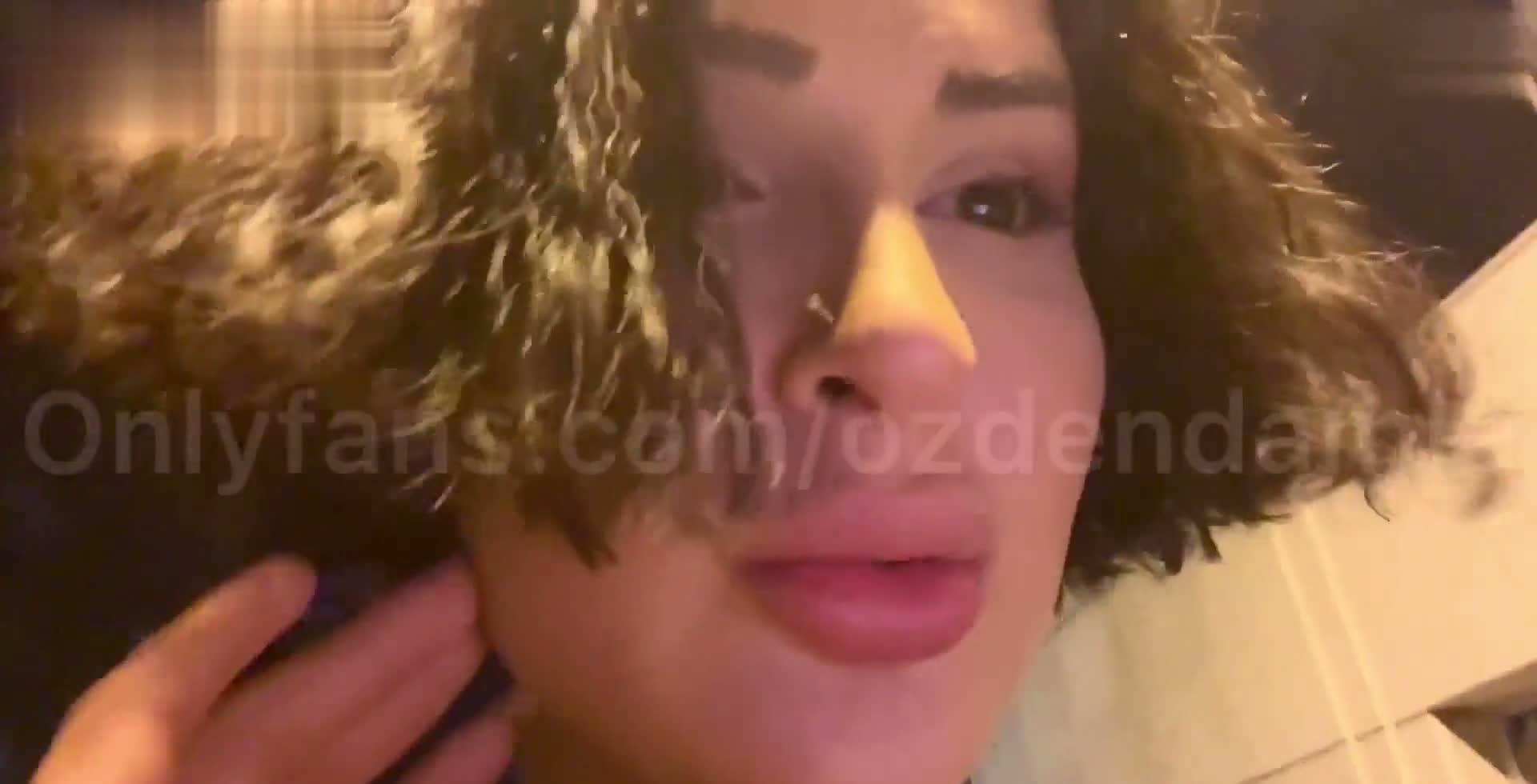 Damla Özden Konulu Pornosu